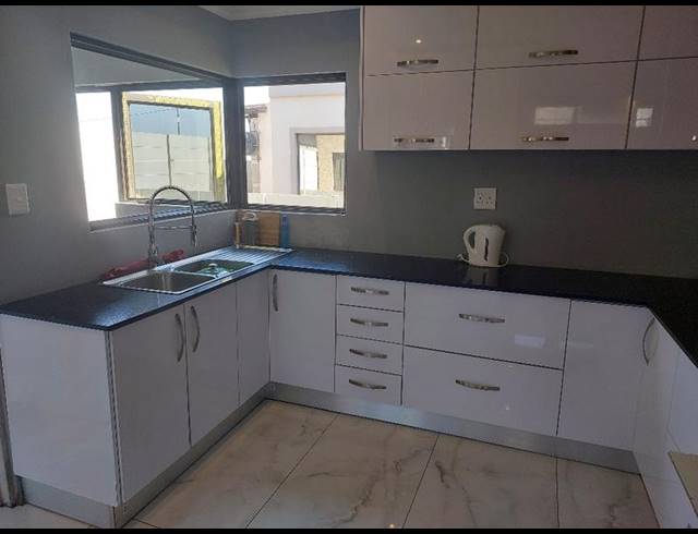 4 BEDROOM HOUSE FOR SALE IN JAMESONPARK